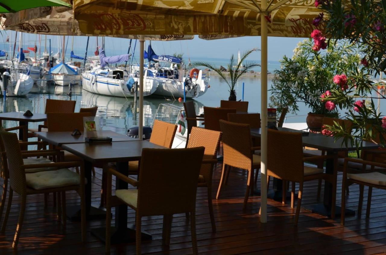 Lake House Siofok Bagian luar foto