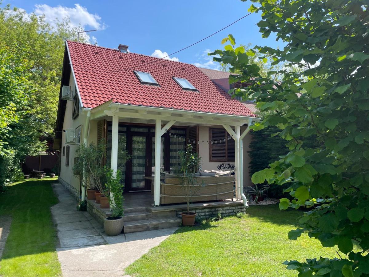 Lake House Siofok Bagian luar foto
